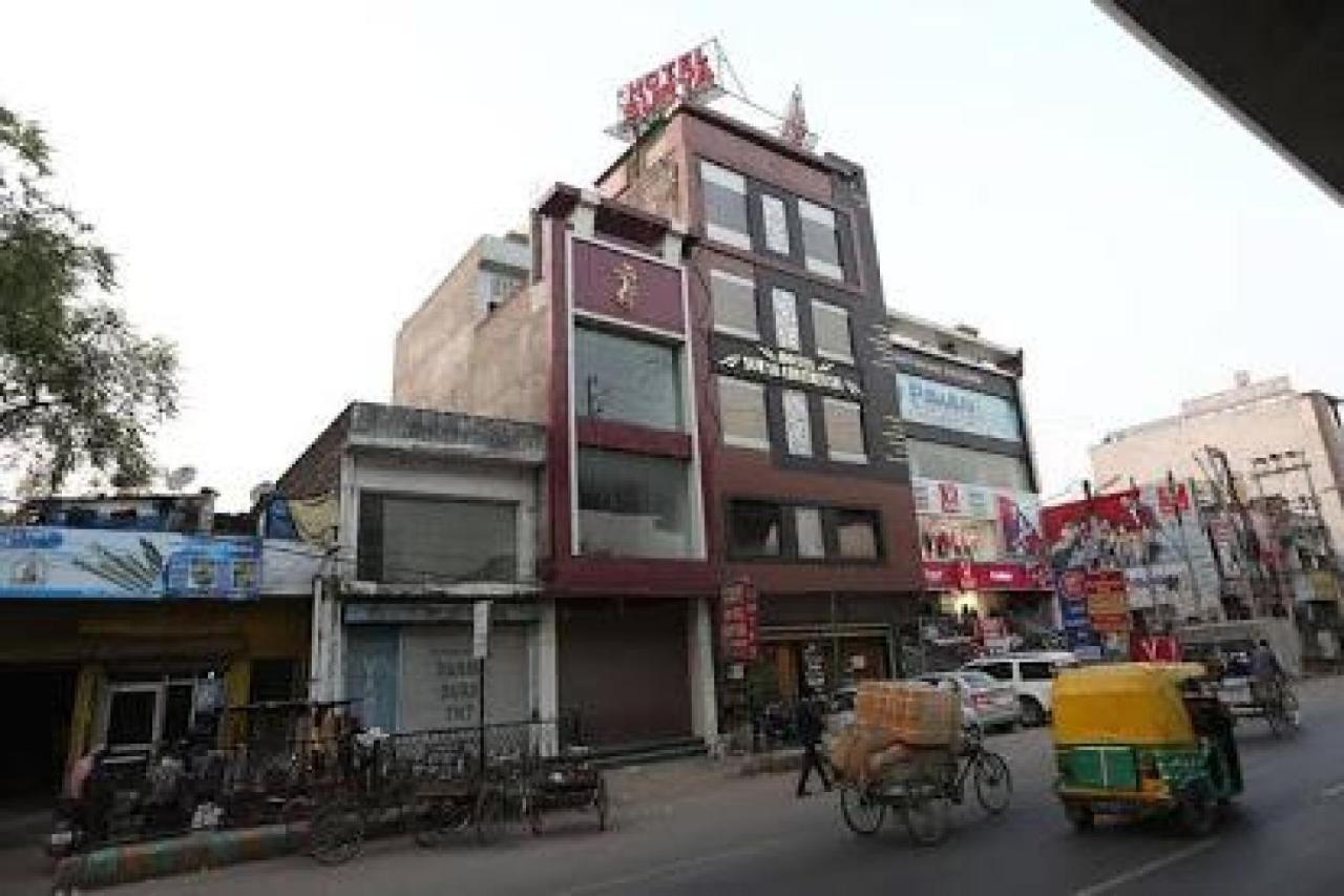 Capital O Hotel Surya Continental 勒克瑙 外观 照片