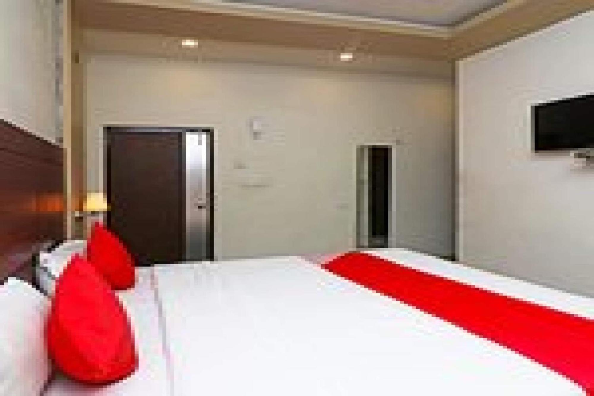 Capital O Hotel Surya Continental 勒克瑙 外观 照片