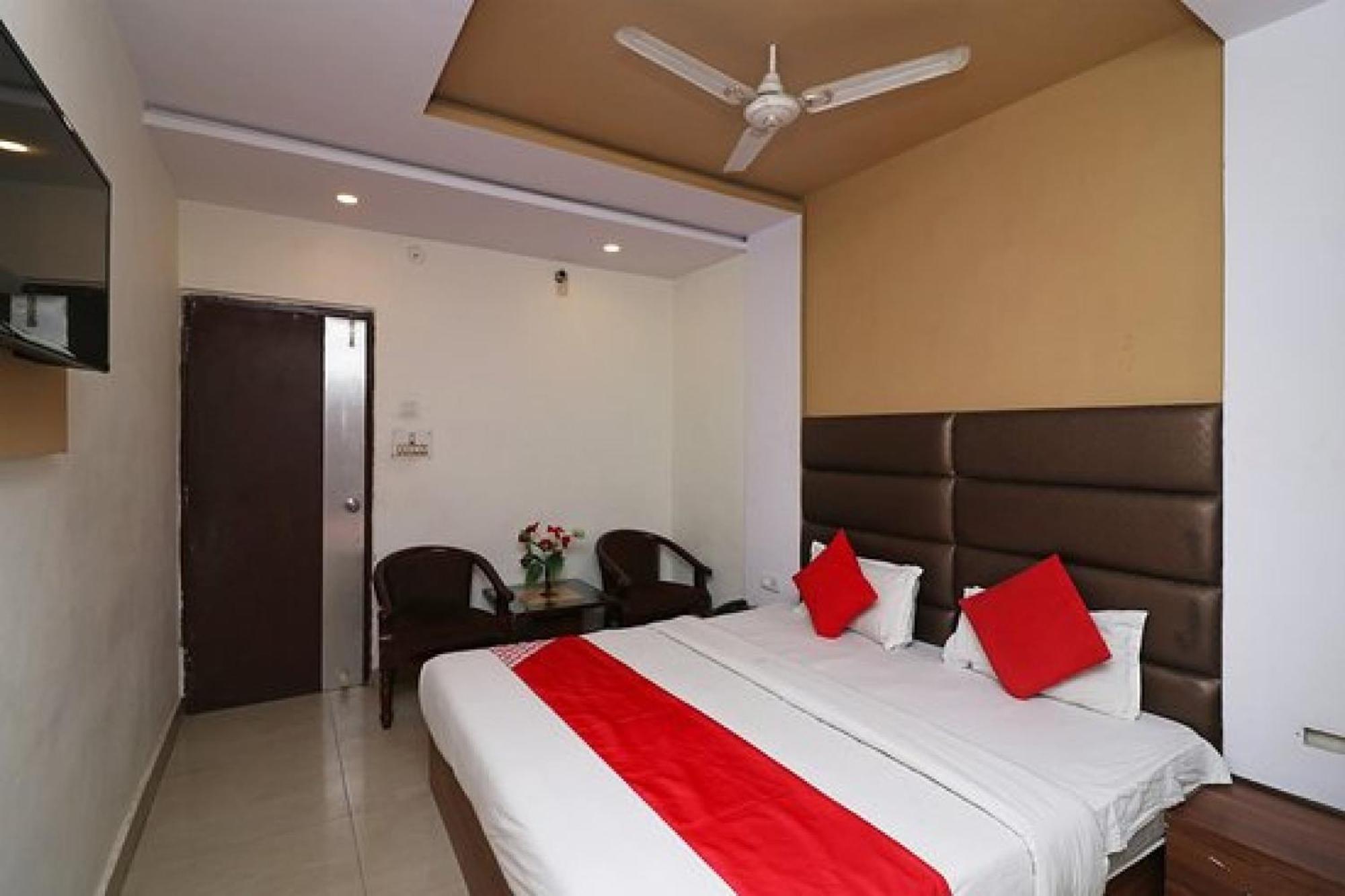 Capital O Hotel Surya Continental 勒克瑙 外观 照片