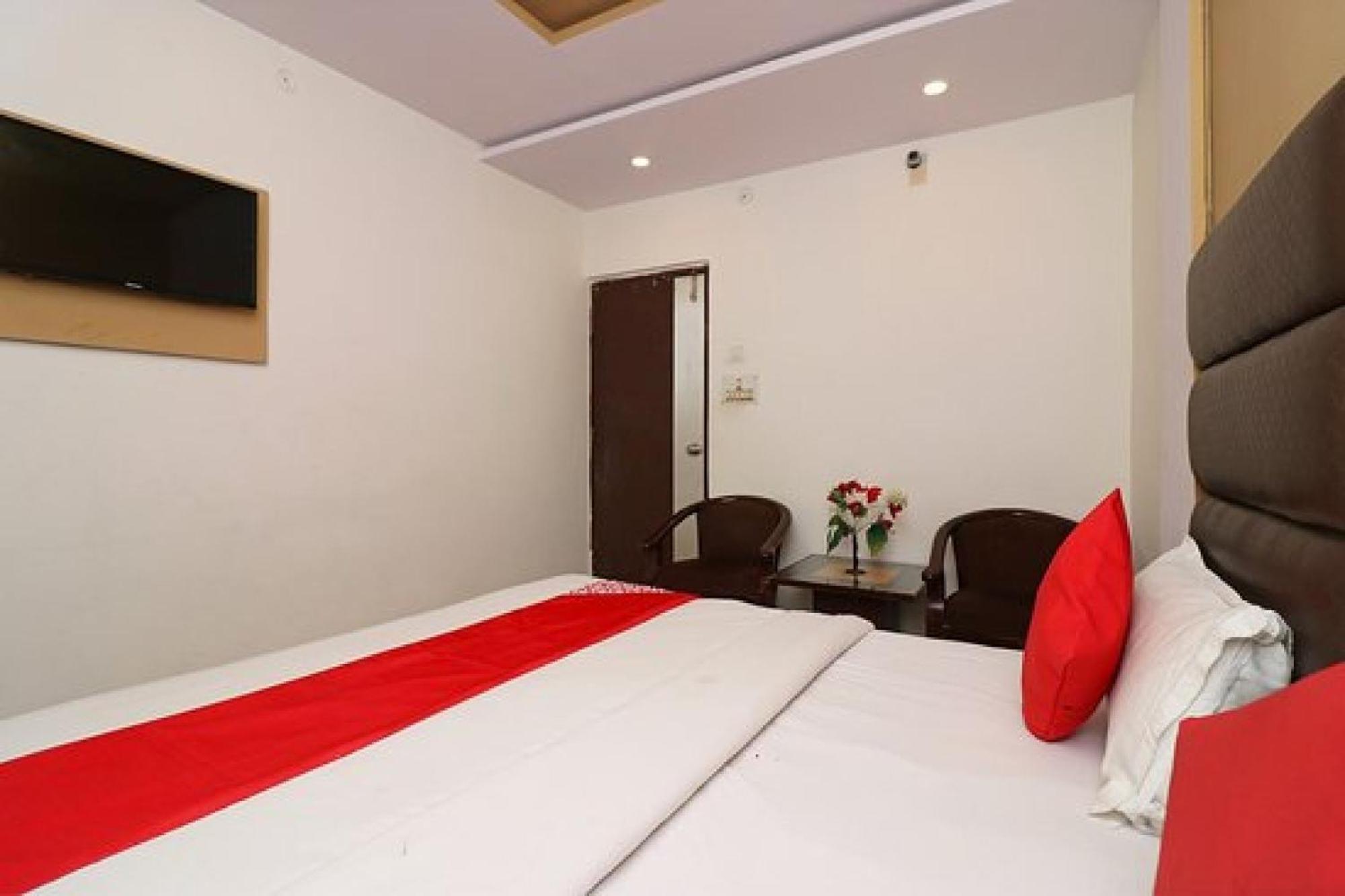 Capital O Hotel Surya Continental 勒克瑙 外观 照片