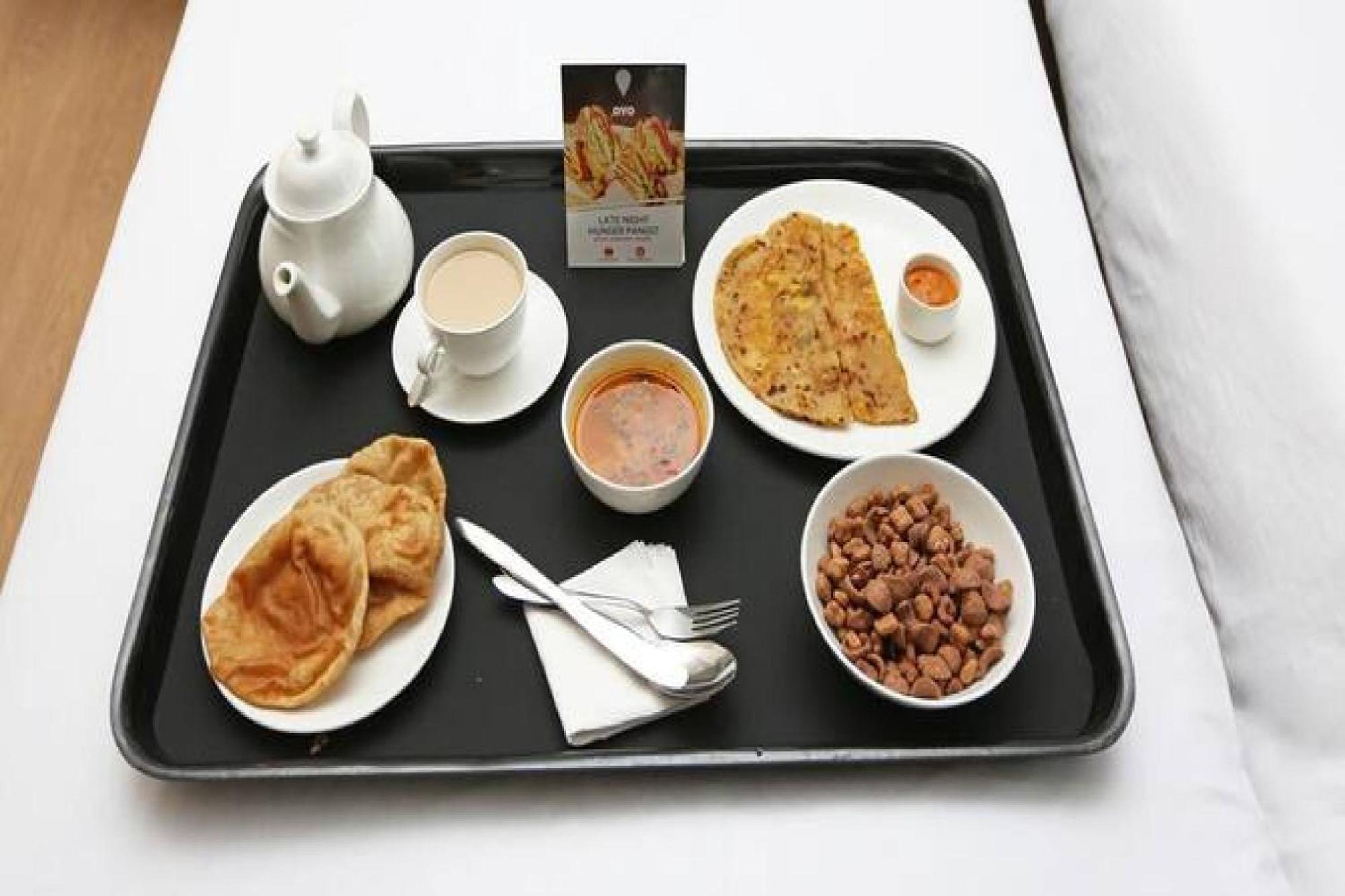 Capital O Hotel Surya Continental 勒克瑙 外观 照片
